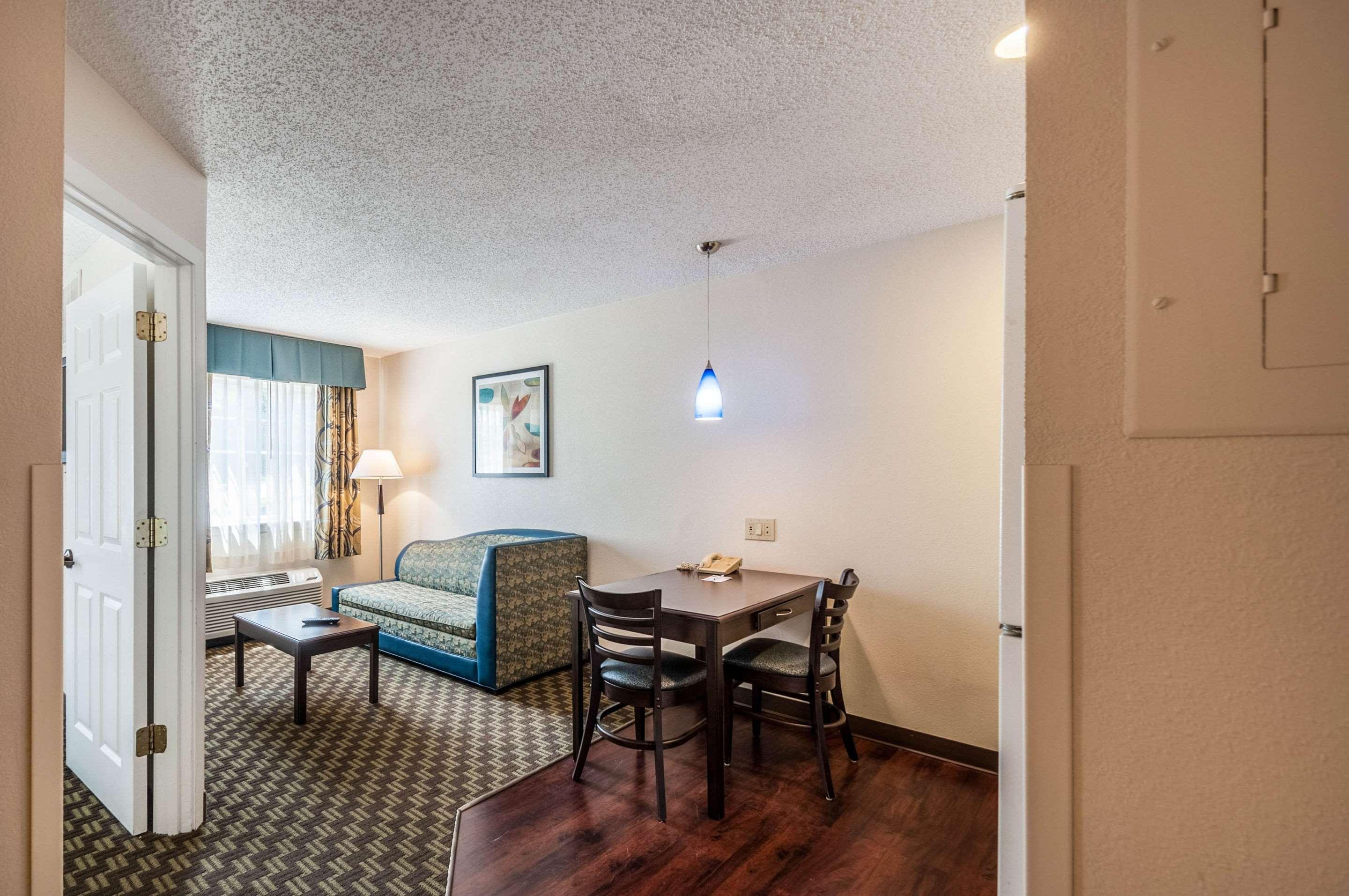 Mainstay Suites Frederick Extérieur photo